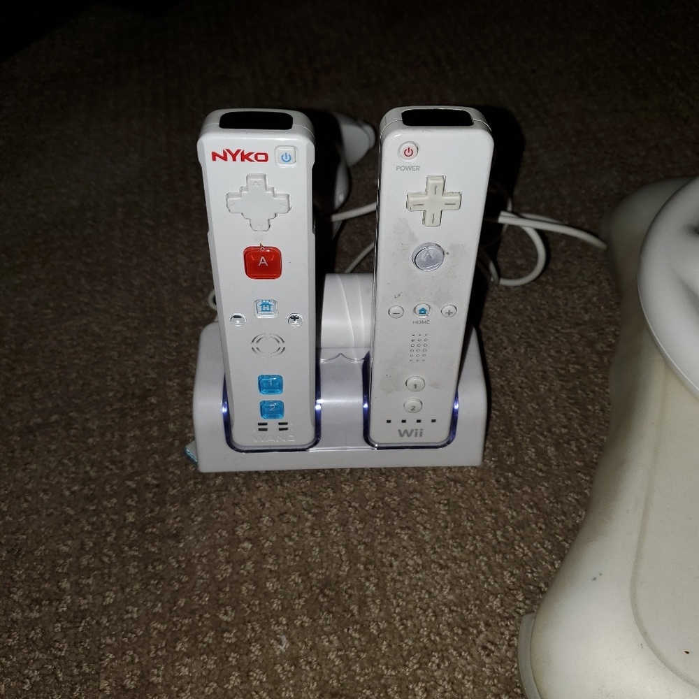 Wii - Picture 3 of 4